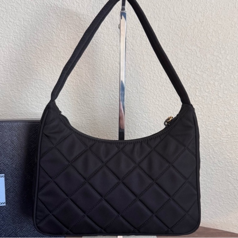 Prada Re-Edition Tessuto Quilted Black Shoulder Bag - Picture 4 of 9